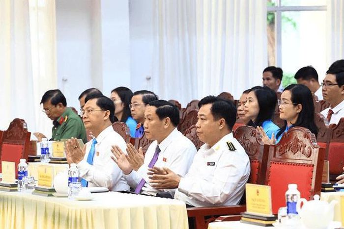 Các đại biểu tham dự Kỳ họp thứ Ba, HĐND thành phố Đồng Nai khóa I. Ảnh: Hồ Thảo