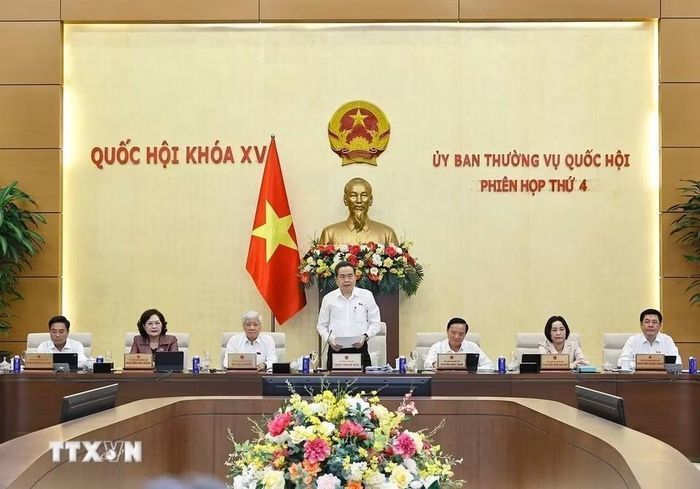 Phiên họp thứ tư của Ủy ban Thường vụ Quốc hội. Ảnh: TTXVN.
