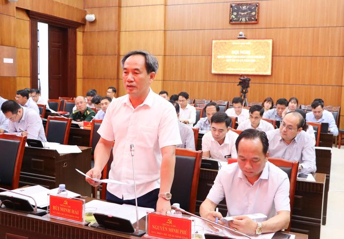 Các đại biểu tham gia ý kiến về kịch bản tăng trưởng 6 tháng cuối năm.