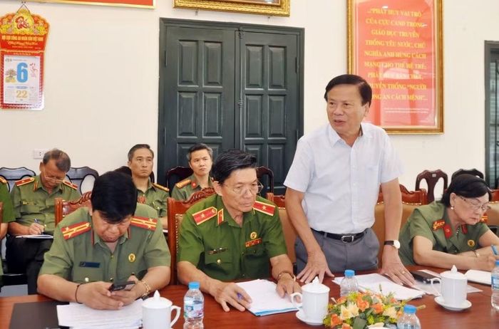 Trung tướng Đặng Xuân Loan, Ủy viên Ban Thường vụ Hội Cựu CAND Việt Nam phát biểu tại hội nghị.