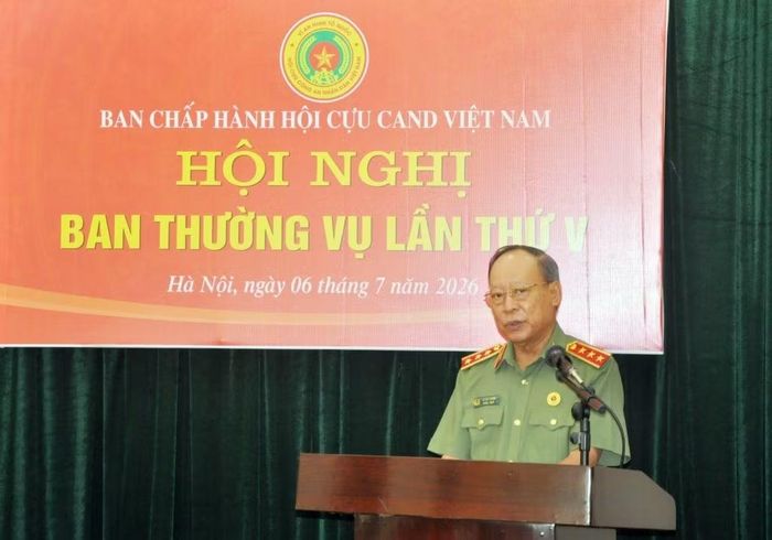 Thượng tướng Lê Quý Vương, Chủ tịch Hội Cựu CAND Việt Nam chủ trì hội nghị.