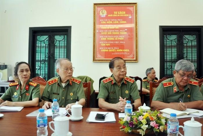 Các đại biểu tham dự hội nghị.