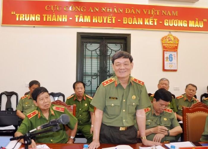 Trung tướng Trần Văn Nhuận, Phó Chủ tịch Hội Cựu CAND Việt Nam đóng góp nhiều ý kiến về công tác tổ chức Đại hội.