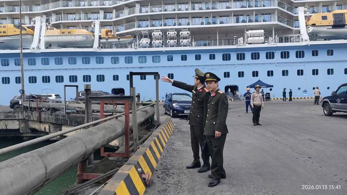 Lực lượng An ninh kinh tế Công an TP Huế tham gia Đoàn công tác của Bí thư Thành ủy Huế kiểm tra tại Khu Kinh tế Chân Mây- Lăng Cô.