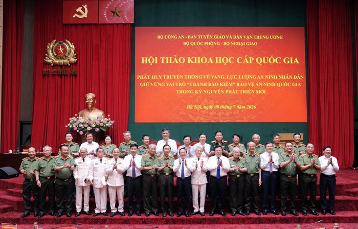 Các đại biểu tham dự hội thảo.