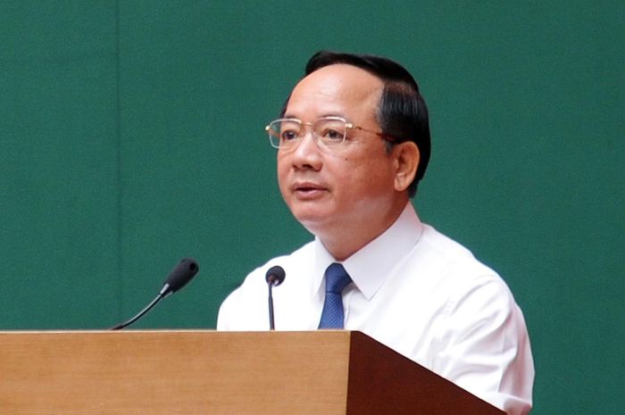 Đồng chí Trịnh Văn Quyết, Ủy viên Bộ Chính trị, Bí thư Trung ương Đảng, Trưởng ban Tuyên giáo và Dân vận Trung ương phát biểu tại hội thảo.