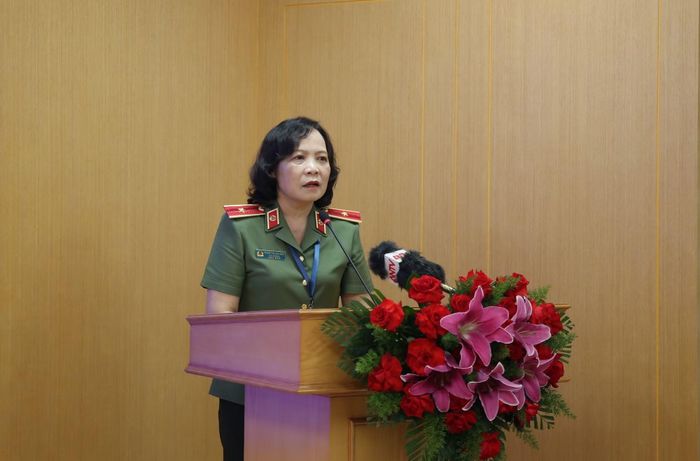Thiếu tướng Phạm Thị Lan Anh, Cục trưởng Cục Y tế, phát biểu chỉ đạo.