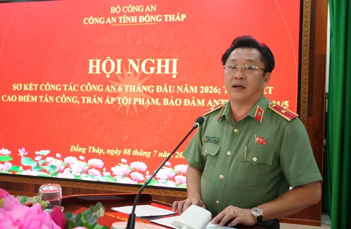 Thiếu tướng Lâm Phước Nguyên, Giám đốc Công an tỉnh Đồng Tháp phát biểu tại hội nghị.