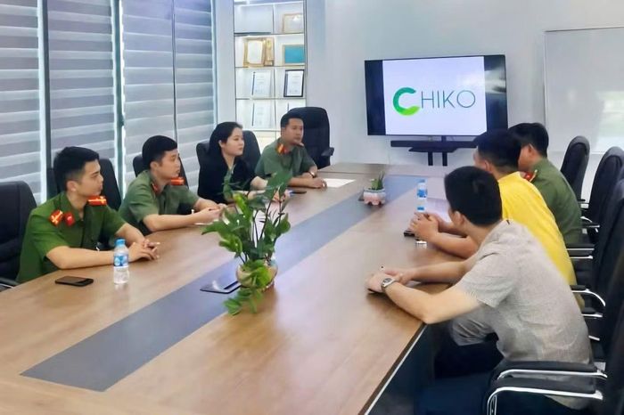 Phòng An ninh kinh tế hướng dẫn doanh nghiệp xây dựng mô hình doanh nghiệp an toàn về an ninh trật tự.
