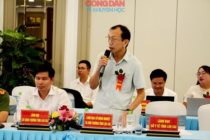 Lãnh đạo Sở Nông nghiệp và Môi trường Lào Cai giải đáp kiến nghị của các doanh nghiệp du lịch về đất đai. Ảnh: Quốc Hồng