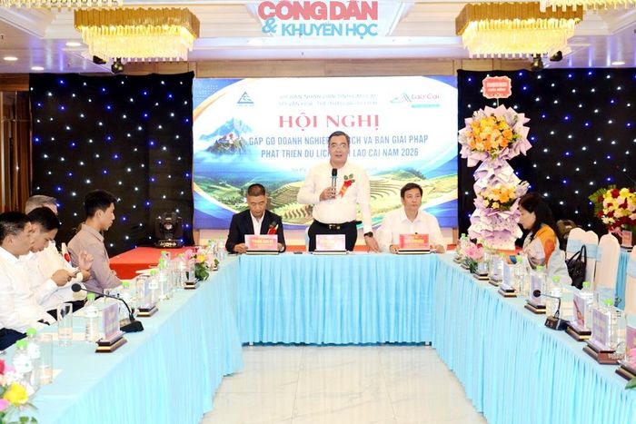 Ông Nông Việt Yên - Giám đốc Sở văn hóa, Thể thao và Du lịch, tỉnh Lào Cai phát biểu tại Hội nghị. Ảnh: Quốc Hồng