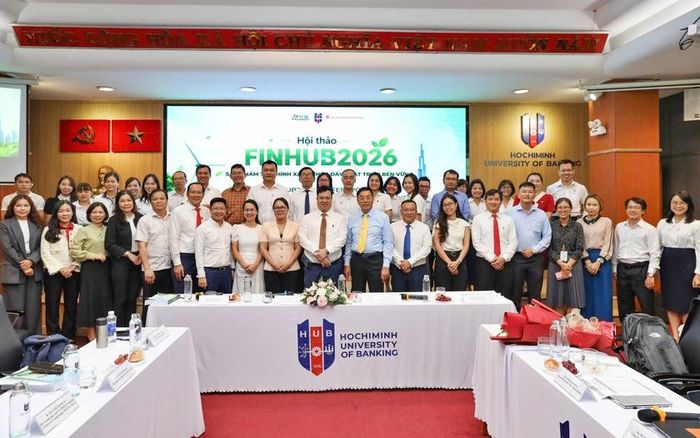 Các đại biểu dự Hội thảo khoa học thường niên FINHUB 2026 với chủ đề “Sản phẩm tài chính xanh, thúc đẩy phát triển bền vững”.
