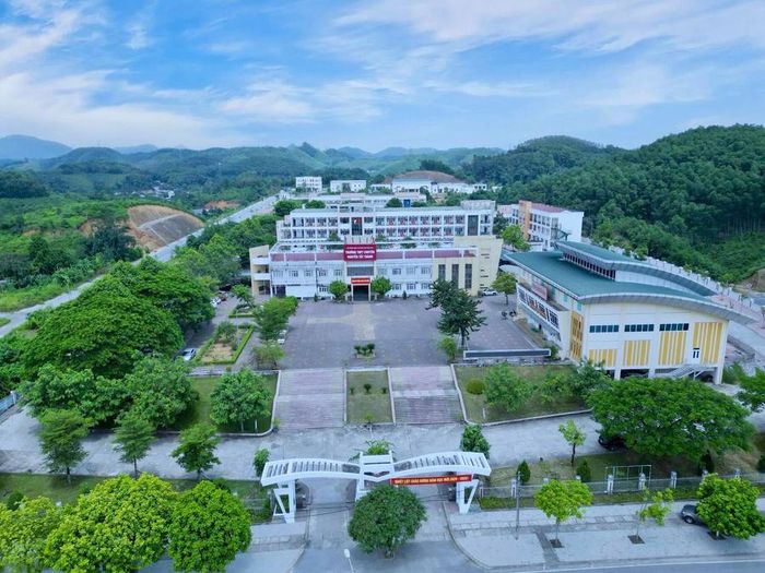 Điểm thi Trường THPT Chuyên Nguyễn Tất Thành có nhiều bài thi đạt điểm 10 môn toán. Ảnh: CTV.