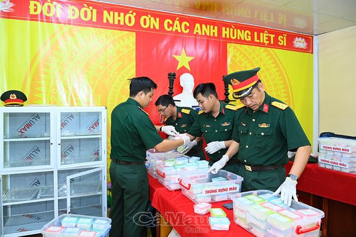 Các mẫu sinh phẩm hài cốt liệt sĩ được sắp xếp theo đúng quy trình kỹ thuật.