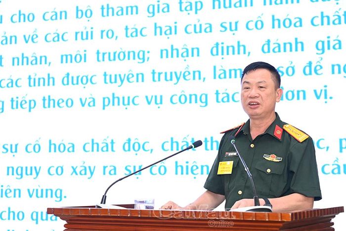 Đại tá Trần Công Thưởng, Binh chủng Hóa học, giới thiệu chuyên đề tổng quát về tác nhân, nguyên tắc chung trong ứng phó sự cố hóa chất độc, sinh học, bức xạ và hạt nhân (CBRN).