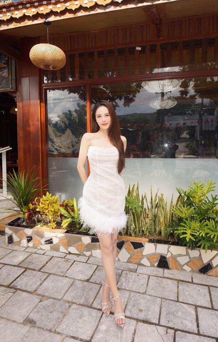 Ngọc Hằng giữ sức hút với hình ảnh trẻ trung, thanh lịch. (Ảnh: FBNV)