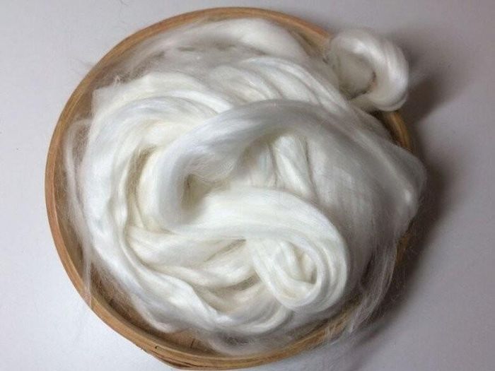 Sợi vải ramie được sản xuất từ cây tầm gai và Pandanus utilis (dứa núi).