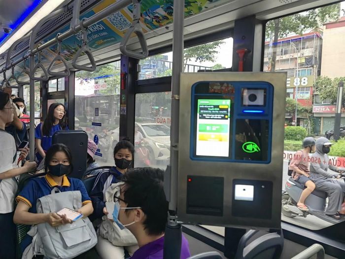 Miễn phí xe buýt và phép thử giao thông xanh tại Hà Nội