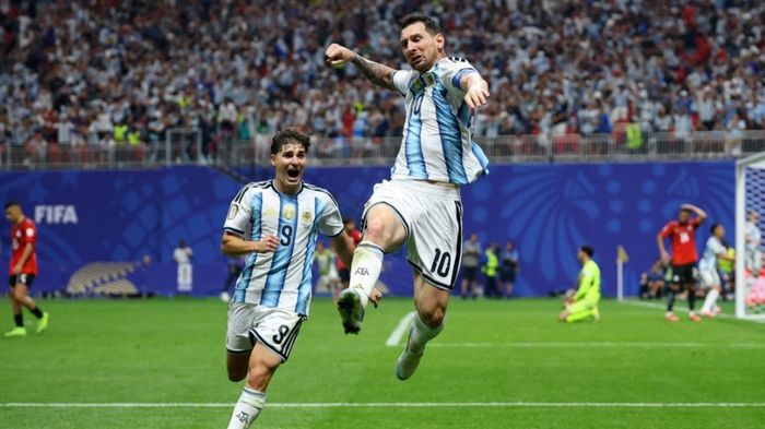 World Cup 2026: Argentina lội ngược dòng trước Ai Cập để giành vé đi tiếp