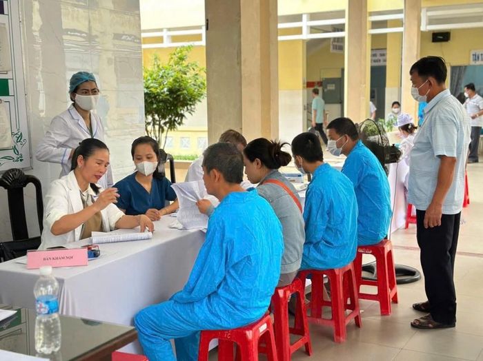 Hiện thực hóa chính sách an sinh xã hội, chủ động chăm sóc sức khỏe toàn diện cho người có hoàn cảnh đặc biệt ngay từ cơ sở.