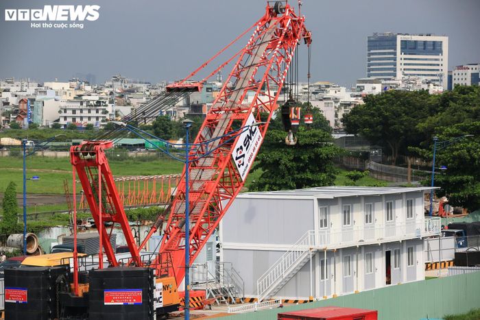Cùng với ga ST5 (Lê Thị Riêng), ga ST10 (Phạm Văn Bạch) là một trong hai nhà ga ngầm có vai trò đặc biệt quan trọng của tuyến metro số 2. Đây sẽ là vị trí xuất phát của hai máy khoan hầm TBM phục vụ công tác đào hầm trong giai đoạn tiếp theo.