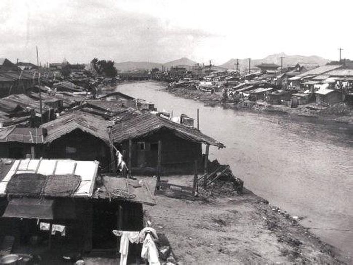 Sông Hàn những năm 1960.