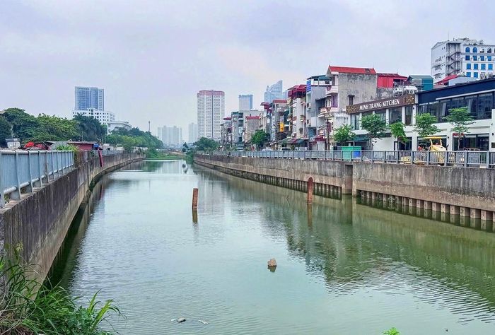 Một đoạn kênh La Khê. Ảnh: Tùng Nguyễn.