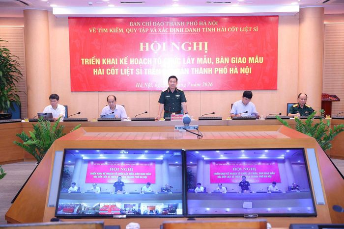 Thiếu tướng Nguyễn Khắc Nhân, Phó Chính ủy Bộ Tư lệnh Thủ đô Hà Nội, Phó Trưởng ban Chỉ đạo thành phố chủ trì hội nghị. Ảnh: P.Đ