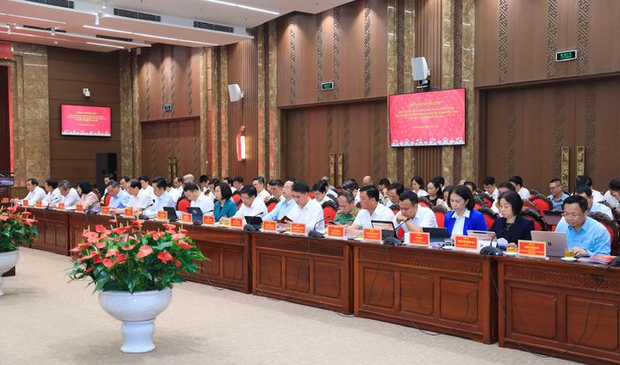 Các đại biểu tham dự buổi làm việc. Ảnh: Quang Thái