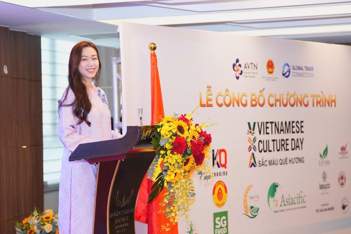 Bà Hannah Huyền Vũ, Chủ tịch Mạng lưới Tài năng Việt Nam - Australia (AVTN) cũng là người sáng lập - trưởng BTC chương trình "Sắc màu quê hương"