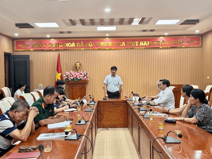 Chủ tịch UBND xã Đan Phượng phát biểu tại hội nghị đối thoại với các cá nhân, tổ chức về thủ tục hành chính lần 1 năm 2026. Ảnh: Nga Nguyễn