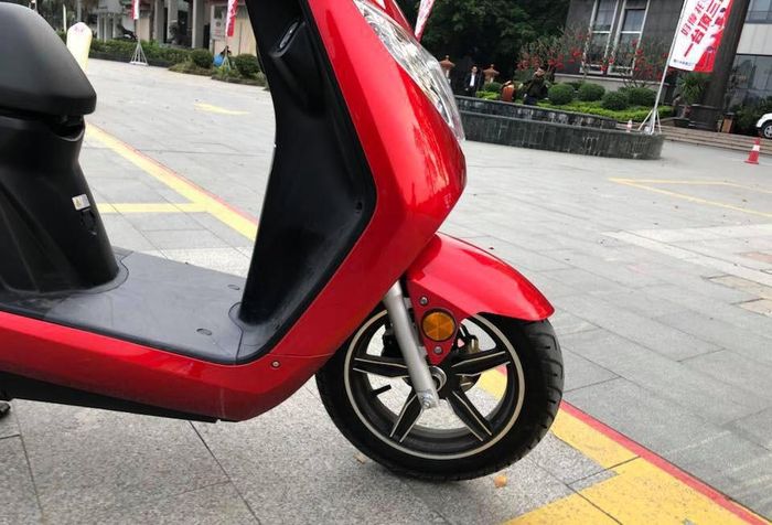 Theo thông số của nhà sản xuất, xe đạt tốc độ tối đa khoảng 56 km/h.