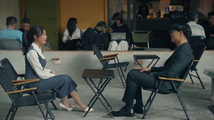 Diệu gặp lại Sơn và không ngần ngại chia sẻ chuyện vừa mới ly hôn. Ảnh VTV