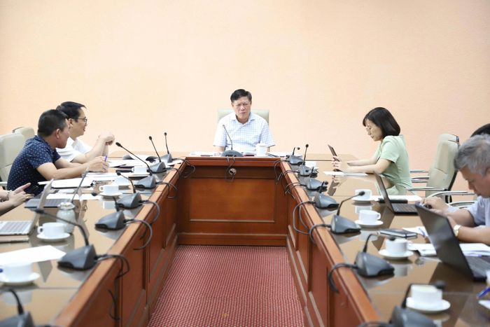 Quang cảnh cuộc họp.