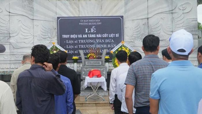 Lễ truy điệu 3 liệt sĩ được tổ chức trang trọng. Ảnh: Anh Hiệu