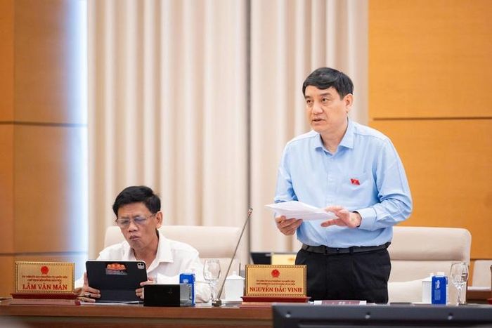 Chủ nhiệm Ủy ban VHXH của Quốc hội Nguyễn Đắc Vinh.
