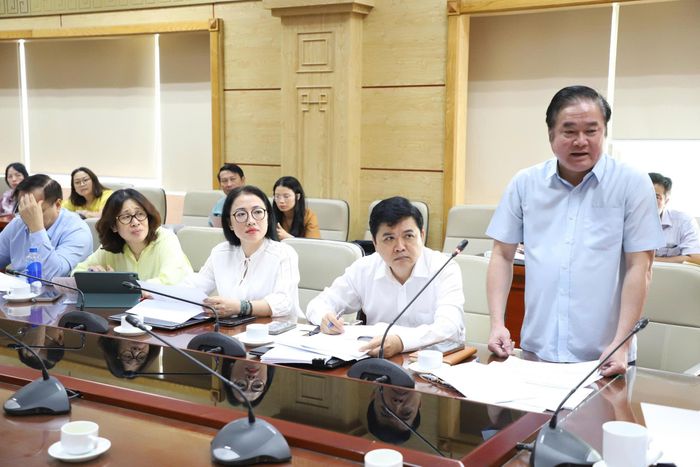 Cục trưởng Cục Phòng bệnh Hoàng Minh Đức báo cáo.