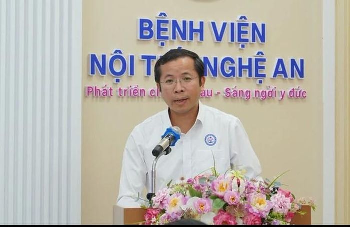 TS.BS Phan Thế Dũng, Giám đốc Bệnh viện Nội tiết Nghệ An phát biểu tại buổi lễ.