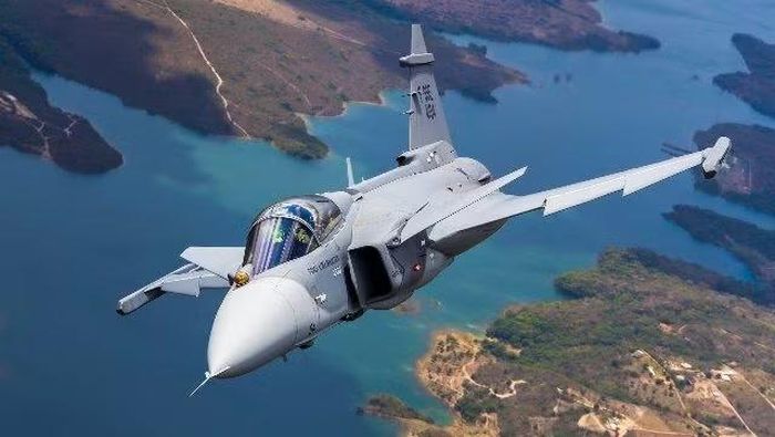 Bên cạnh chiến đấu cơ, Không quân Ukraine còn có thể nhận được cả tên lửa không đối không tầm trung tiên tiến Meteor - thứ vũ khí chủ lực của tiêm kích châu Âu, có thể tấn công máy bay Nga từ bên kia biên giới.