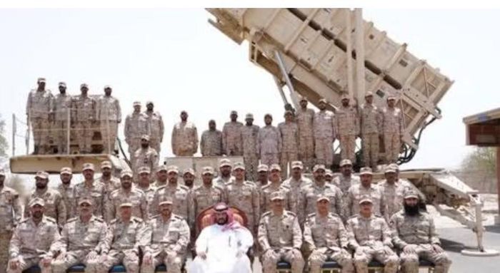 Theo số liệu của tạp chí quốc phòng Jane's, Kuwait hiện sở hữu ít nhất 7 tổ hợp tên lửa phòng không Patriot. Trong đó, 5 hệ thống được mua từ thời kỳ Chiến tranh Vùng Vịnh những năm 1990 và 2 tổ hợp được Mỹ phê duyệt bán vào tháng 7/2012.