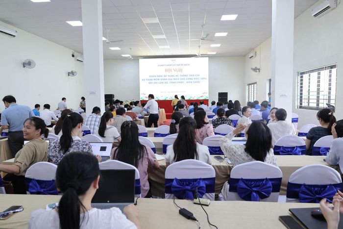 Ủy ban MTTQ Việt Nam tỉnh Nghệ An tổ chức tập huấn cho cán bộ, nhân viên trong toàn cơ quan về việc thực hiện chấm KPI.