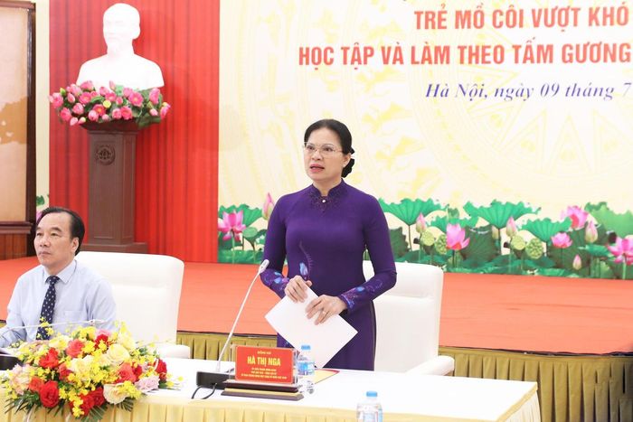 Phó Chủ tịch - Tổng Thư ký Hà Thị Nga phát biểu tại buổi gặp mặt.