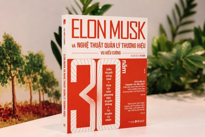  Sách Elon Musk và nghệ thuật quản lý thương hiệu. Ảnh: TVB. 