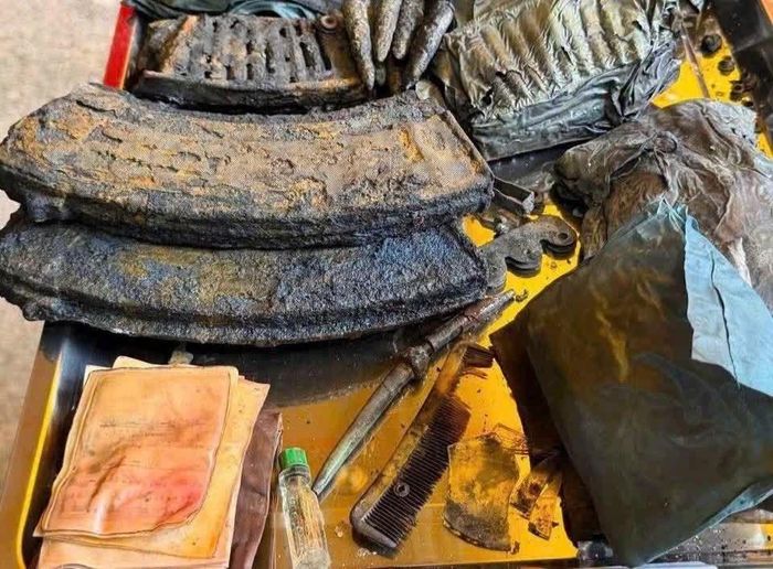 Di vật được phát hiện vào đợt đào tìm khảo sát ngày 23/6 và sáng 6/7. Ảnh: Bộ Tư lệnh TP.HCM.