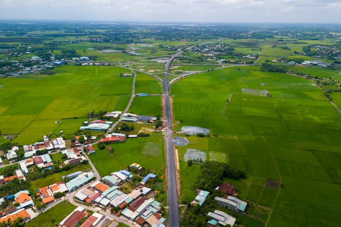  Khoảng 2 km đoạn qua phường Gia Lộc (giáp Quốc lộ 22) và qua Khu công nghiệp Thành Thành Công (phường Trảng Bàng) đang được đổ đá và thảm nhựa mặt đường. 