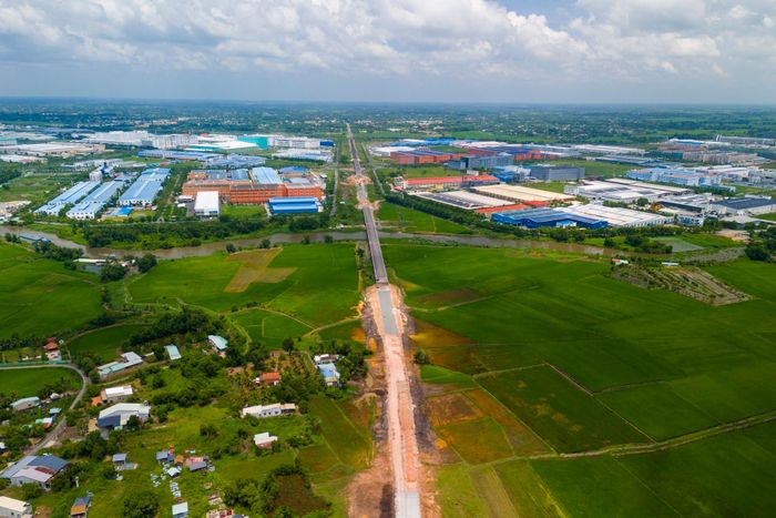  Hiện tại, vẫn còn khoảng 5 km đoạn từ Khu công nghiệp Thành Thành Công đến nút giao Quốc lộ 22 đang được nhà thầu khẩn trương thi công. 