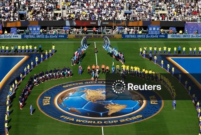 The Sun cho biết khán giả không quá mặn mà với chương trình biểu diễn giữa giờ. Ảnh: Reuters.