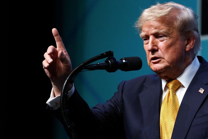  Ông Trump cho biết việc Mỹ rút thêm quân khỏi châu Âu phụ thuộc Greenland tại Hội nghị thượng đỉnh NATO ngày 8/7. Ảnh: Reuters. 