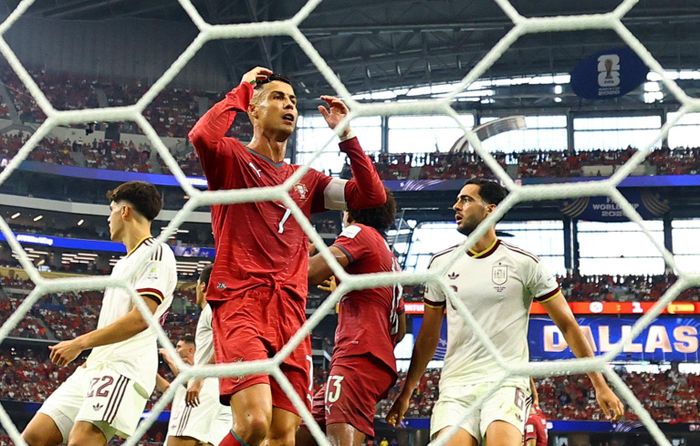  Khoảnh khắc tiếc nuối của Ronaldo khi bỏ lỡ cơ hội ghi bàn trong trận Bồ Đào Nha - Tây Ban Nha tại World Cup 2026 hôm 7/7 (giờ Việt Nam). Ảnh: Hannah Mckay/Reuters. 