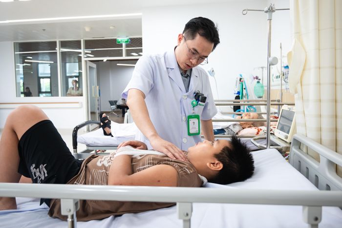  Đội ngũ chuyên gia, bác sĩ đầu ngành của Bệnh viện Hữu nghị Việt Đức sẽ trực tiếp tham gia khám, điều trị, phẫu thuật, đào tạo và chuyển giao kỹ thuật, bảo đảm chất lượng chuyên môn đồng nhất giữa hai cơ sở.